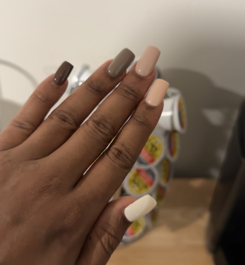 D J Nails